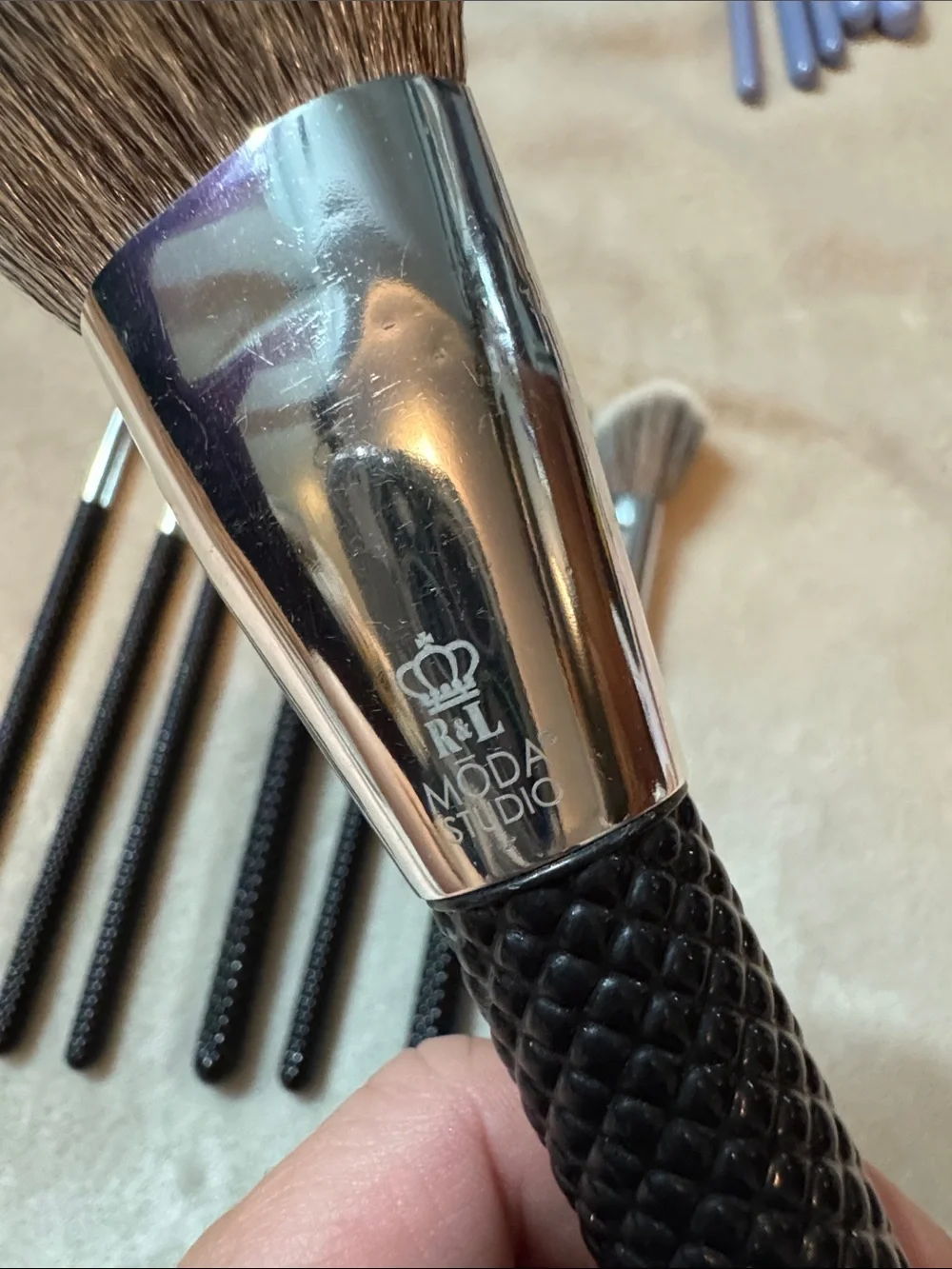 8-Piece Black Handle Makeup Brush Set MODA Studio